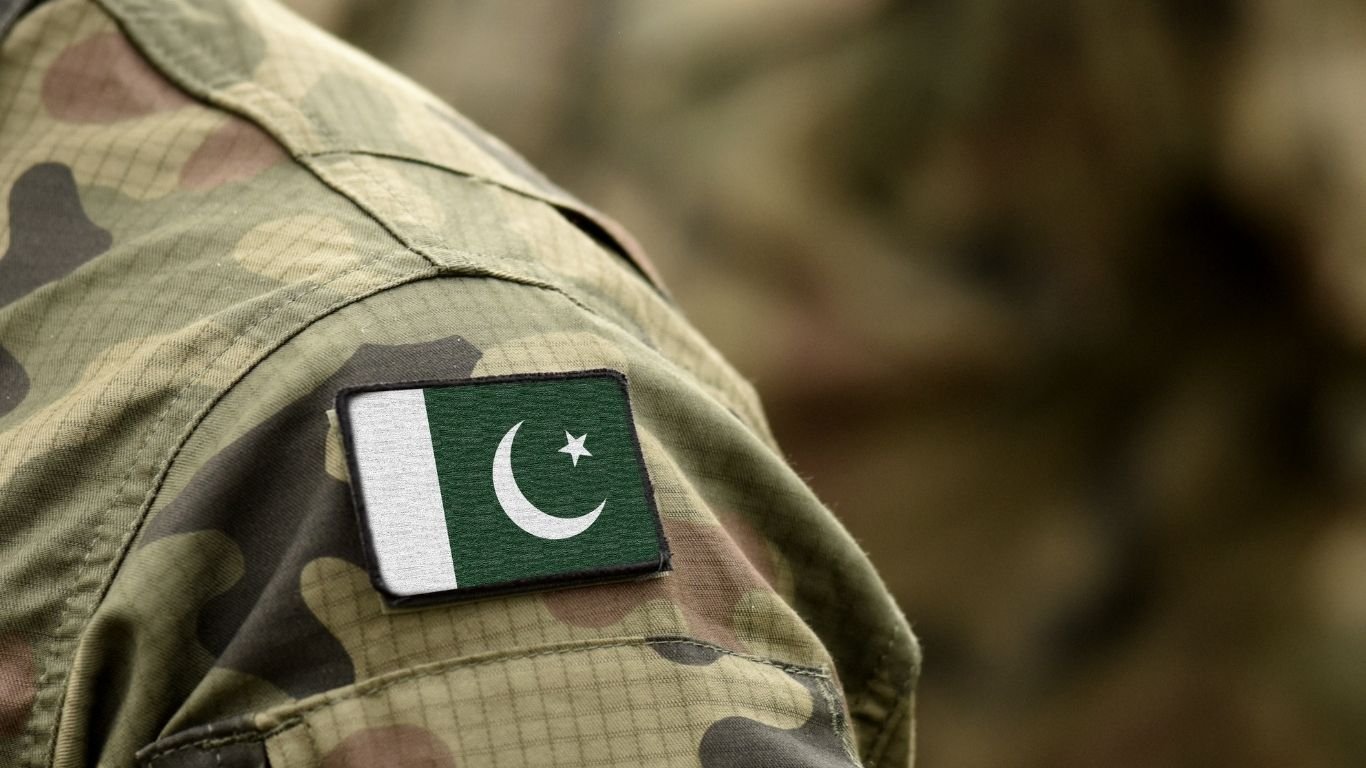 Guerra Aberta: Paquistão Ataca o Afeganistão contra o Talibã