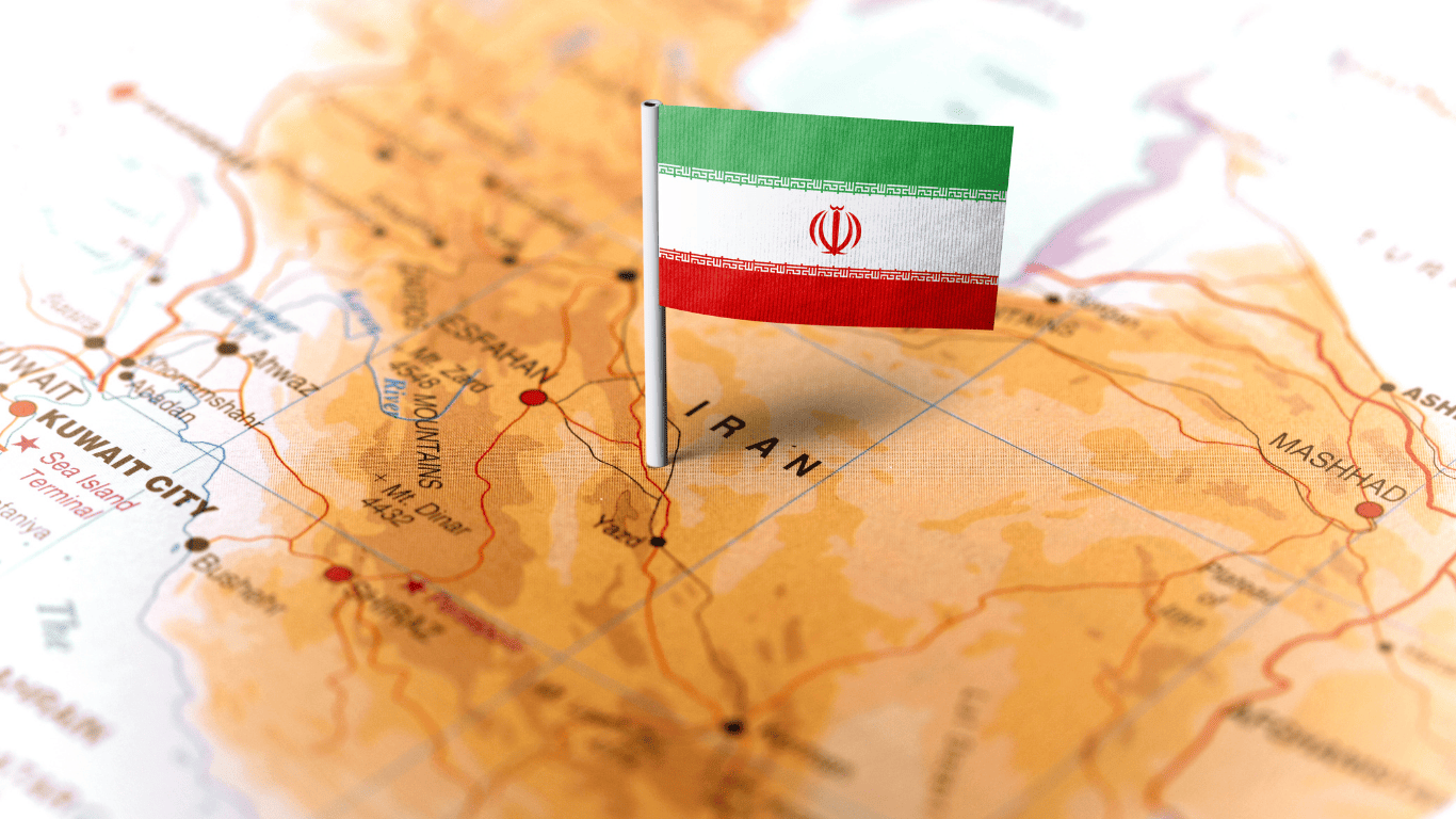 Entre Conversas e Ameaças: A Escalada no Golfo Pérsico e o Impasse Estrutural EUA-Irã